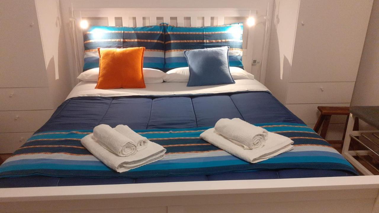 New Little House Hotel Napoli Bagian luar foto