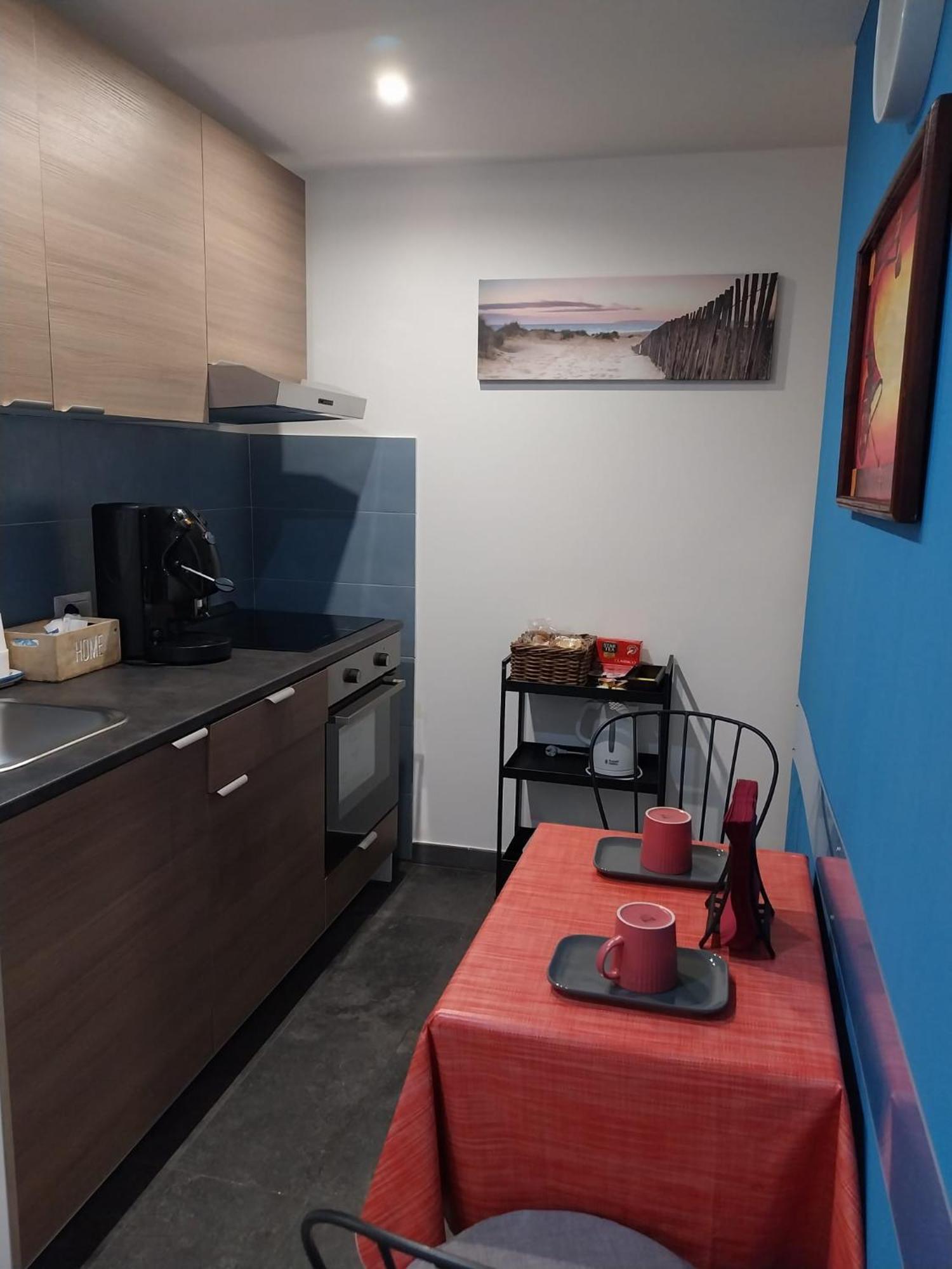 New Little House Hotel Napoli Bagian luar foto