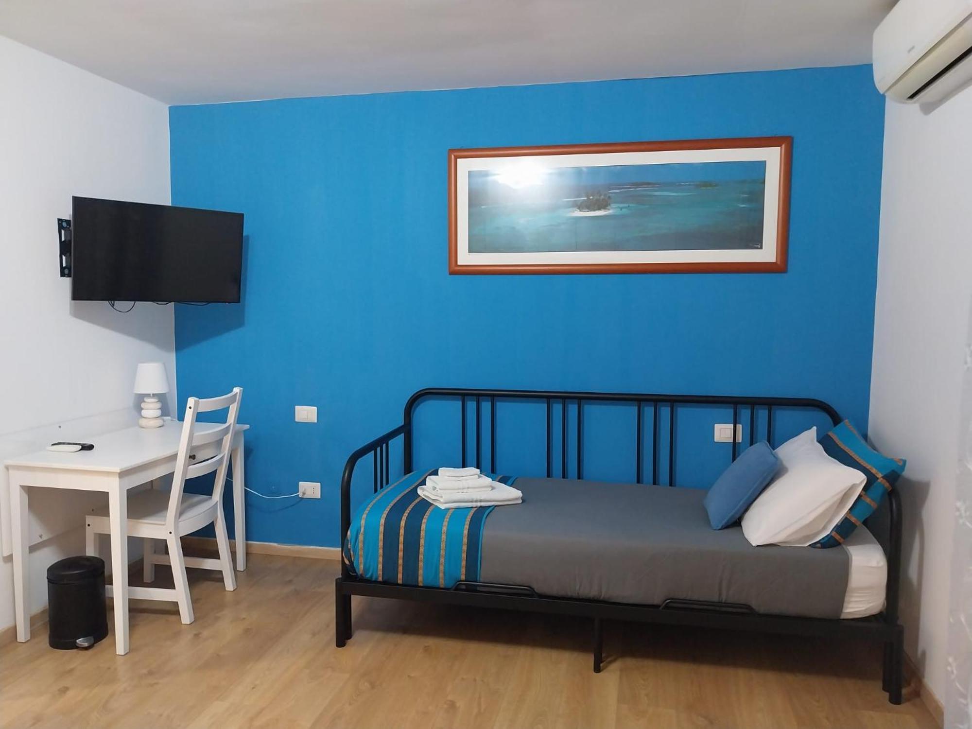 New Little House Hotel Napoli Bagian luar foto
